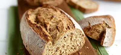 Chleb pszenny z ziarnem orkiszu