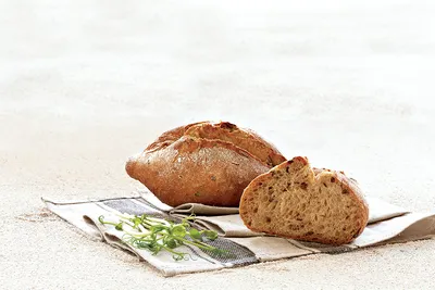 Bułka z kiełkami żyta