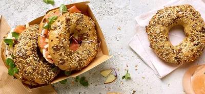 Golden bajgiel z ziarnami