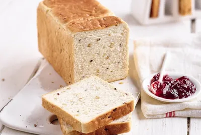 Chleb tostowy z kiełkami żyta
